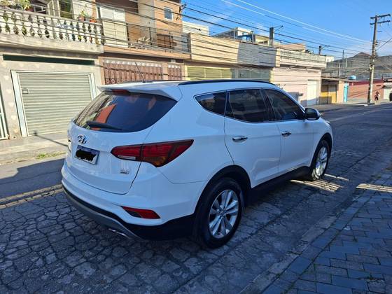 HYUNDAI SANTA FÉ 3.3 MPFI 4X4 7 LUGARES V6 270CV GASOLINA 4P AUTOMÁTICO HYUNDAI SANTA FÉ 3.3 MPFI 4X4 7 LUGARES V6 270CV GASOLINA 4P AUTOMÁTICO